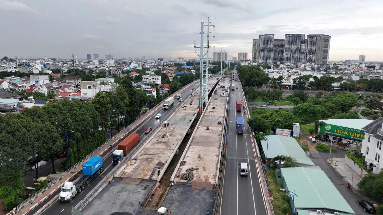 Cầu Giồng Ông Tố gần hoàn thiện. Ảnh: Anh Tú